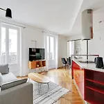 Beautiful Apartment With Balcony-Sentier Bourse